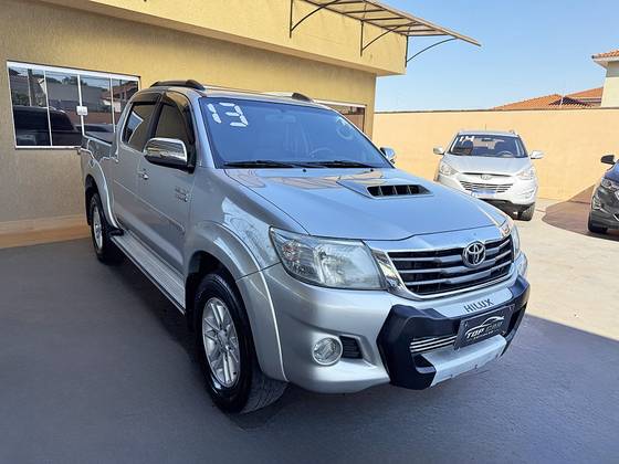 TOYOTA HILUX 3.0 SRV 4X4 CD 16V TURBO INTERCOOLER DIESEL 4P AUTOMÁTICO TOYOTA HILUX 3.0 SRV 4X4 CD 16V TURBO INTERCOOLER DIESEL 4P AUTOMÁTICO